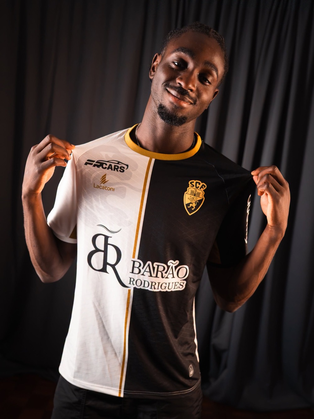 Joseph Nduquidi já é um Leão de Faro!